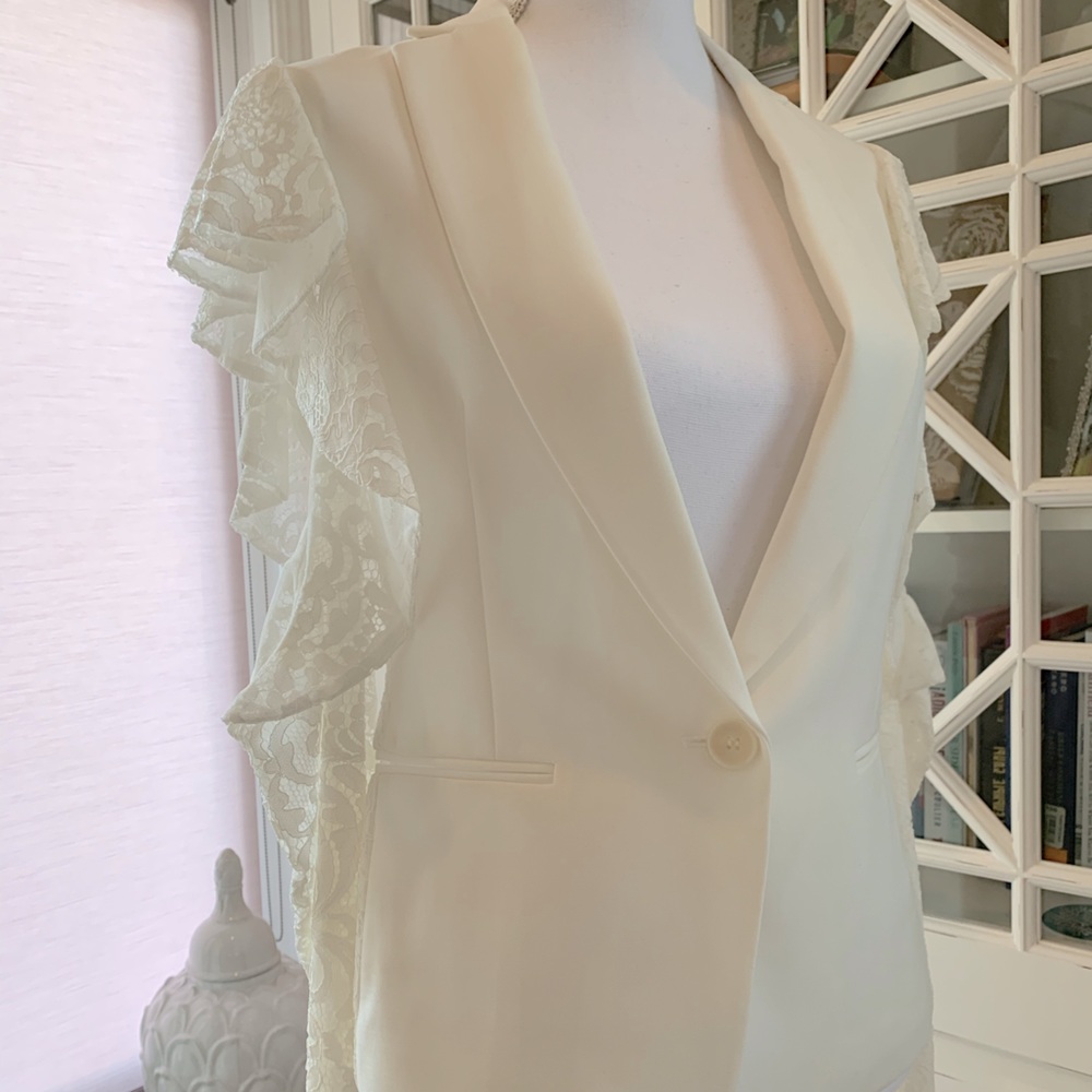 BCBGMaxAzria Cold shoulder lace jacket